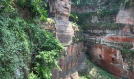 成都旅游乐山大佛攻略