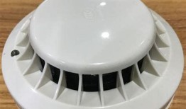 汽车报警器一直响怎么解除