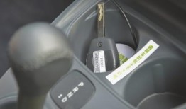 共享汽车锁车时显示钥匙为on