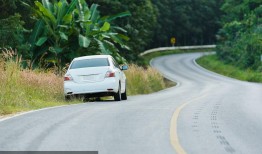 汽车在平直公路上行驶